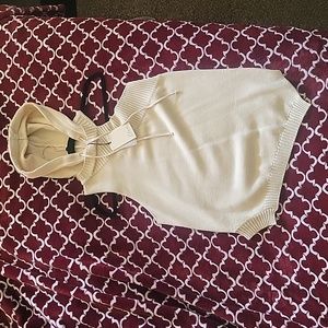 NWT Elan Hooded Sleeveless Sweater